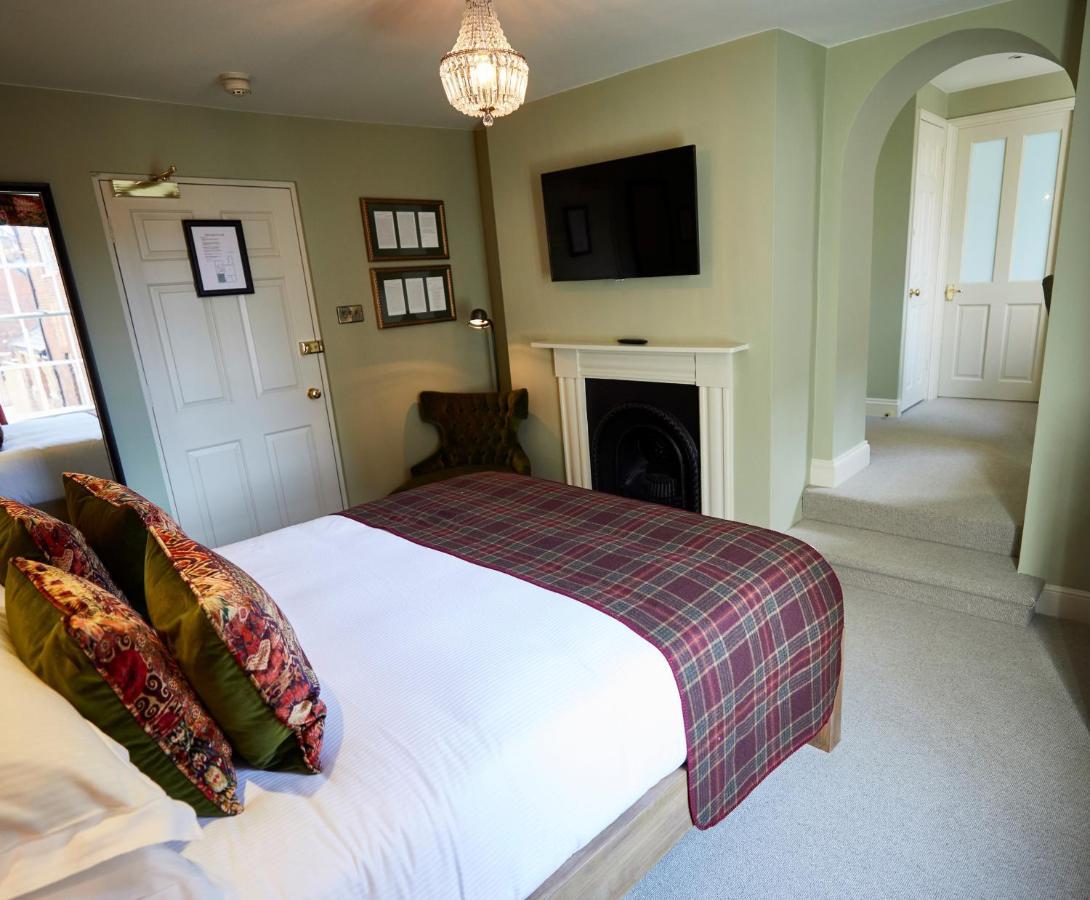 Wykeham Arms Hotel Winchester Bagian luar foto